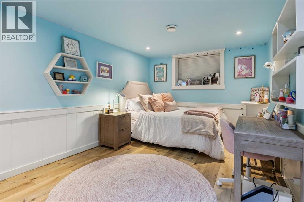 Single Family House for Sale in   Avenue SW Elboya Calgary 