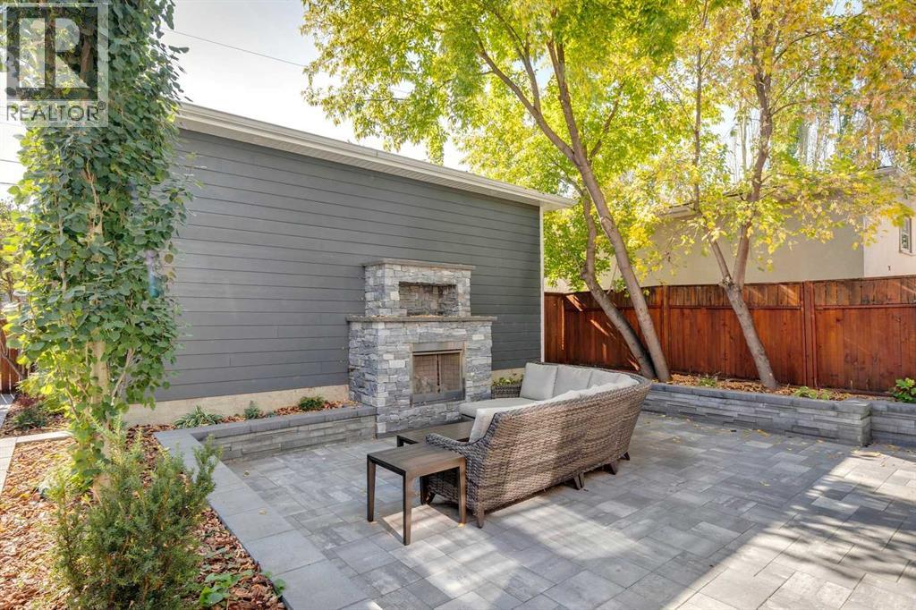 Single Family House for Sale in   Avenue SW Elboya Calgary 