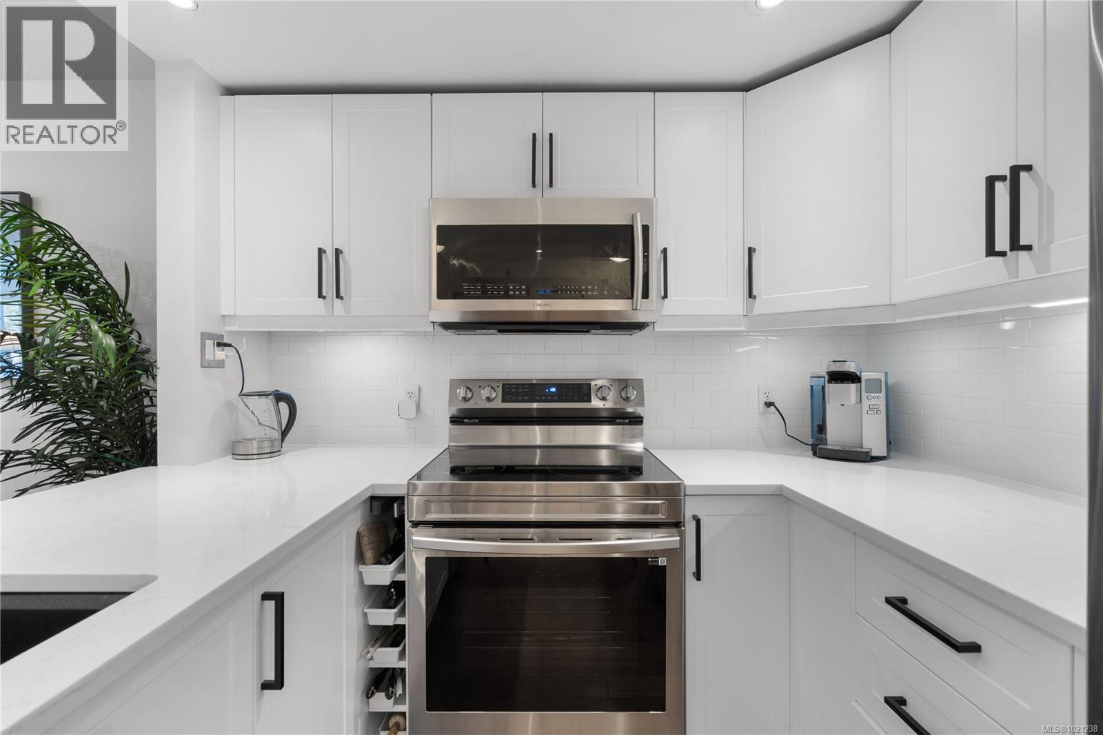 304 1 Buddy Road, View Royal