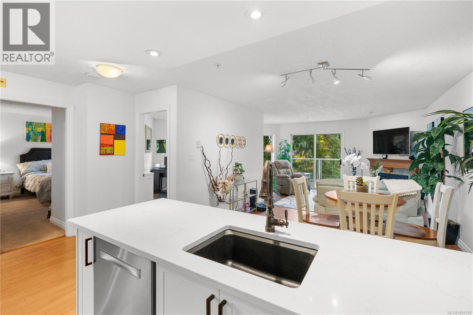 304 1 Buddy Road, View Royal