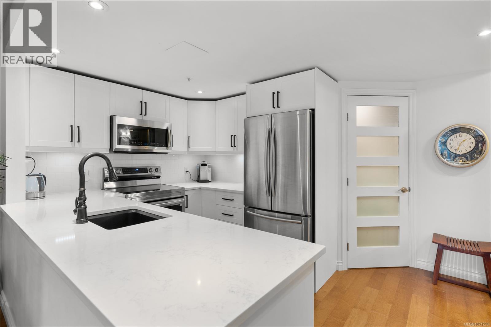 304 1 Buddy Road, View Royal