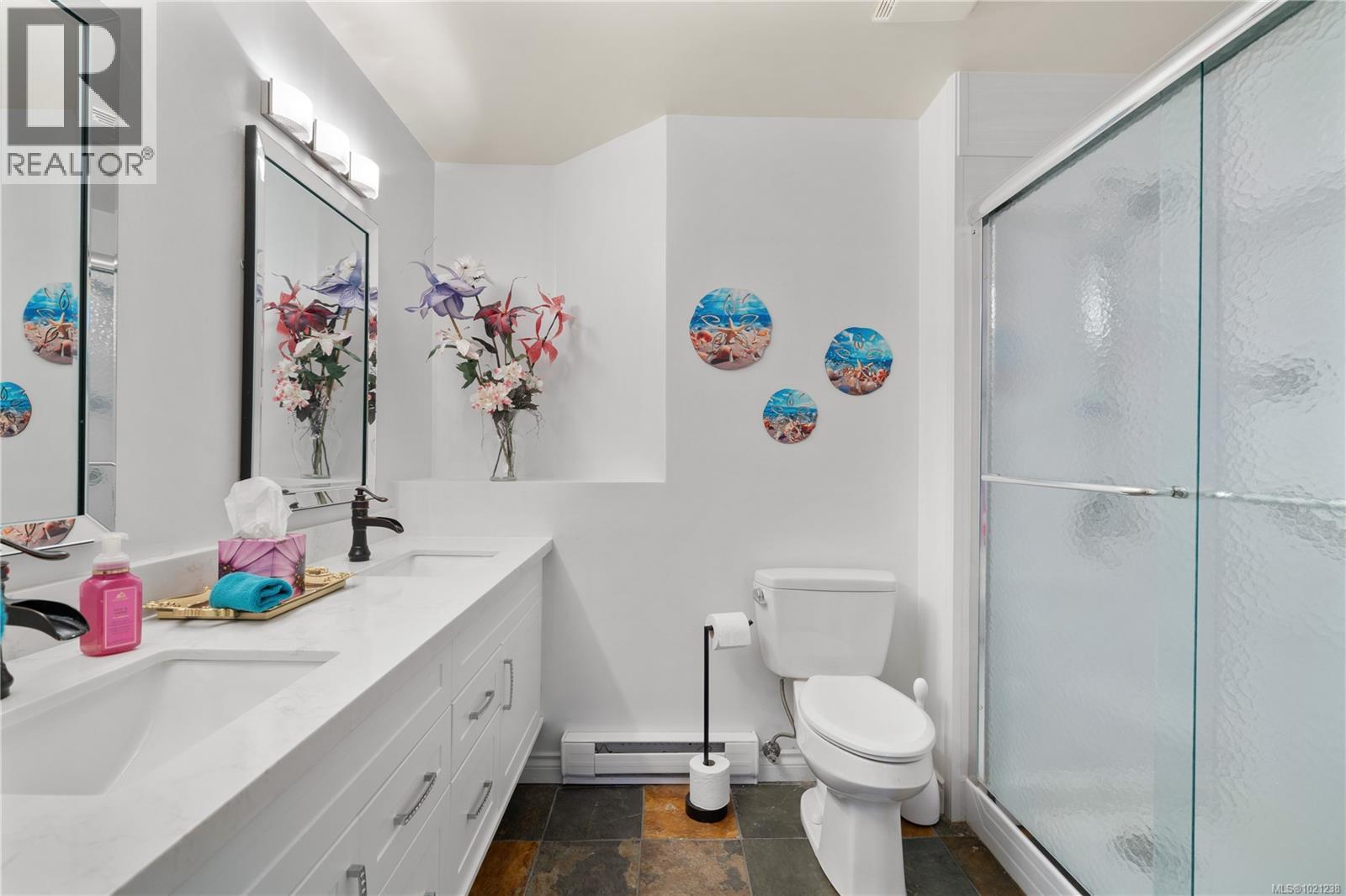 304 1 Buddy Road, View Royal