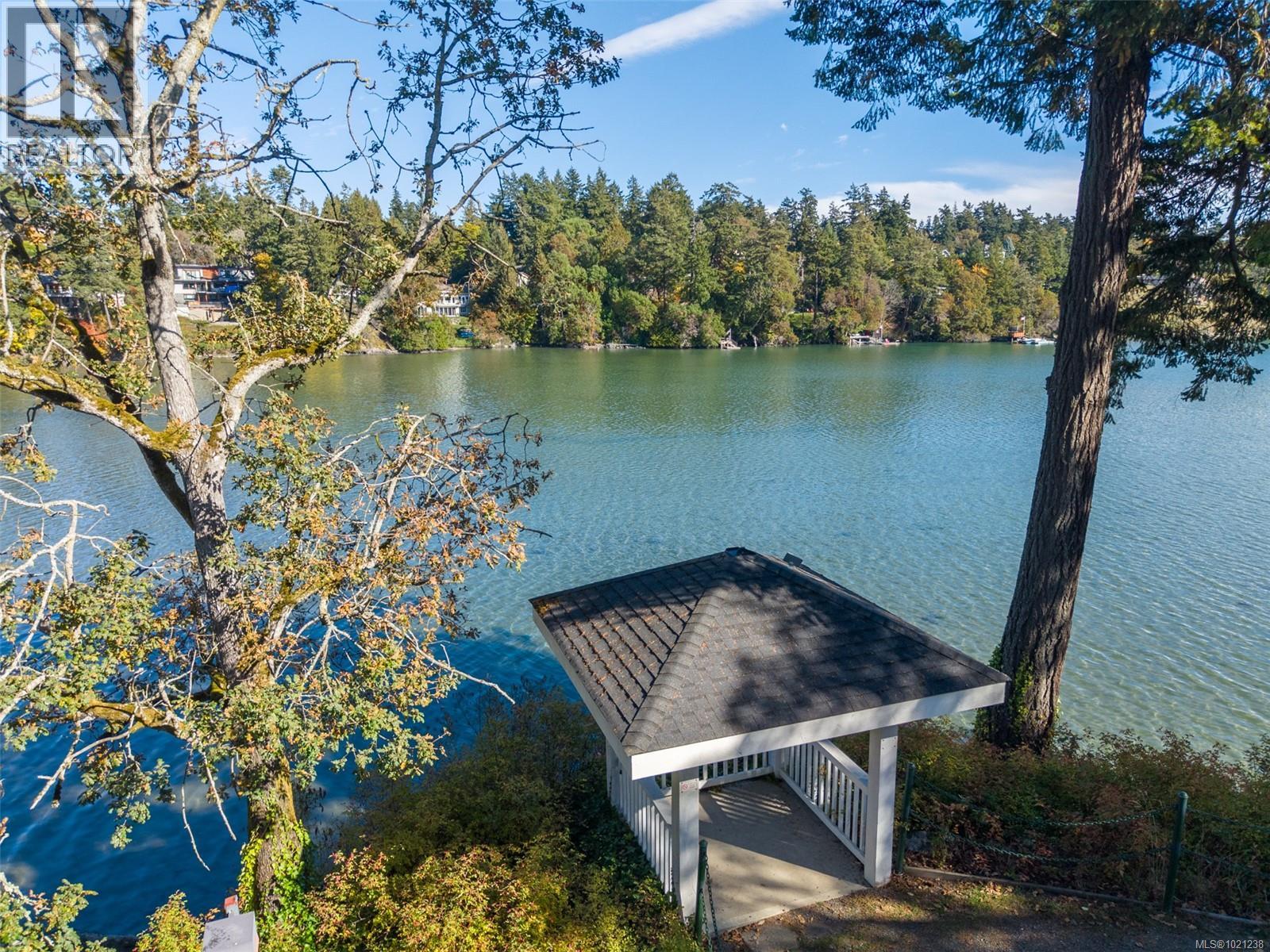 304 1 Buddy Road, View Royal