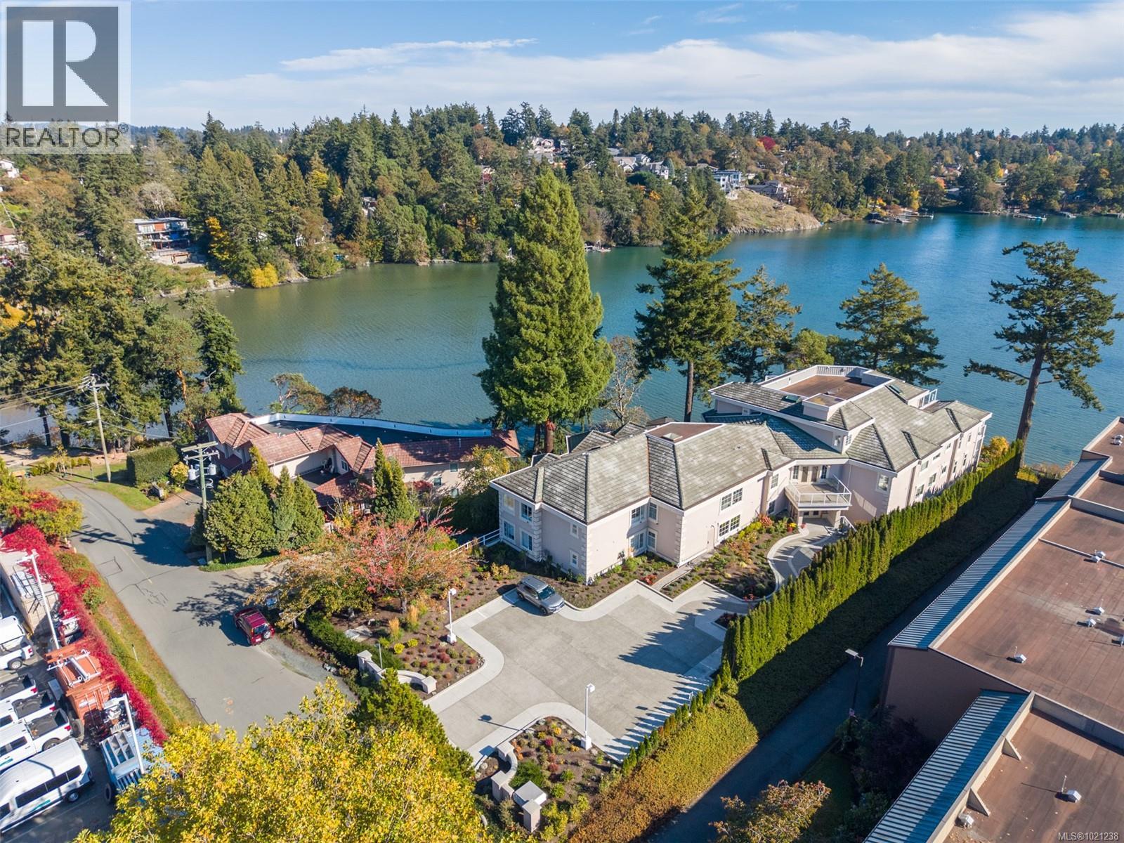 304 1 Buddy Road, View Royal