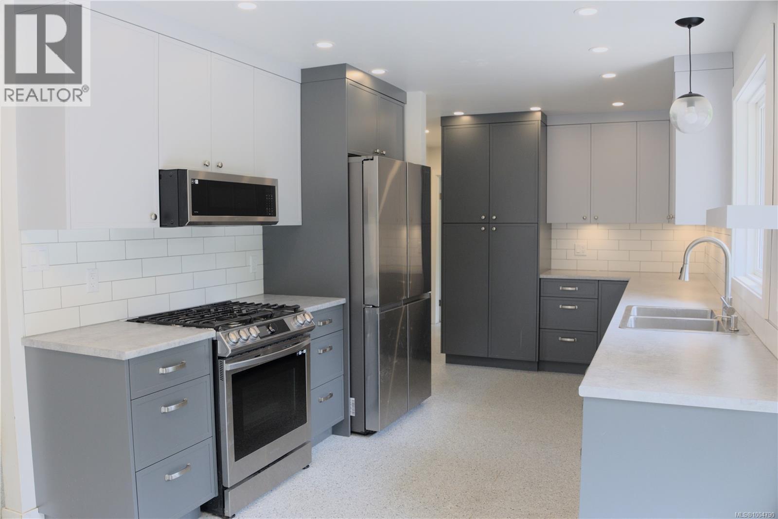 2298 Calais Rd, Duncan