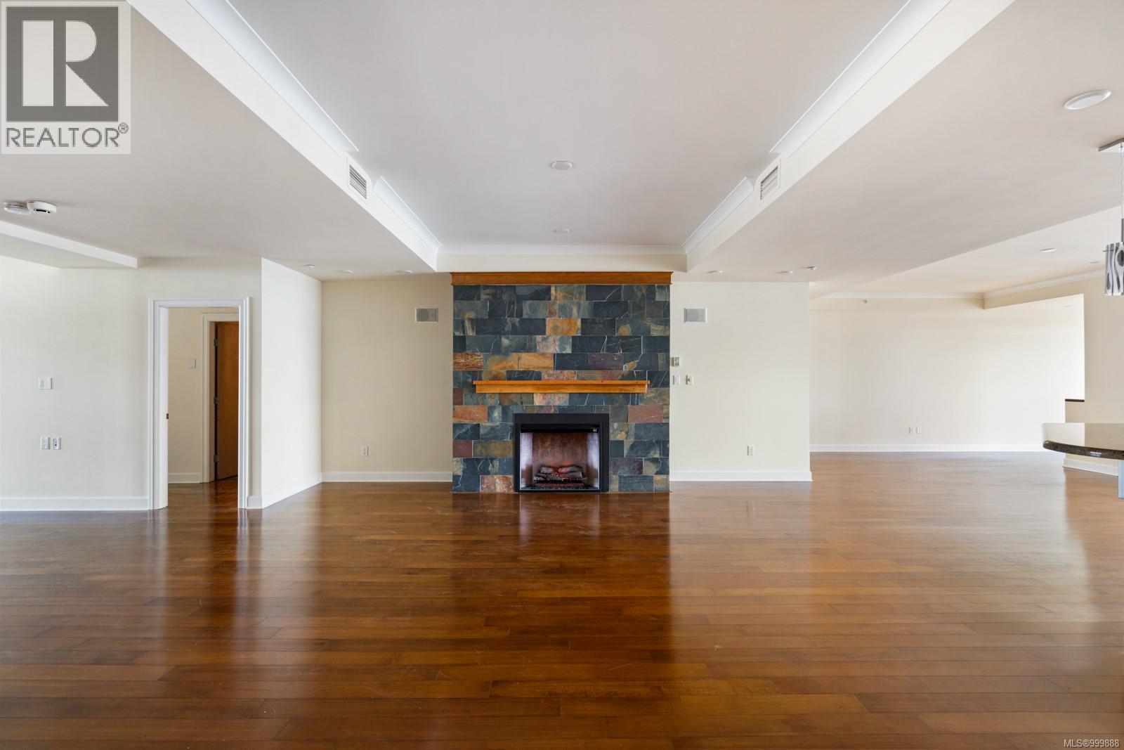 821 21 Dallas Rd, Victoria