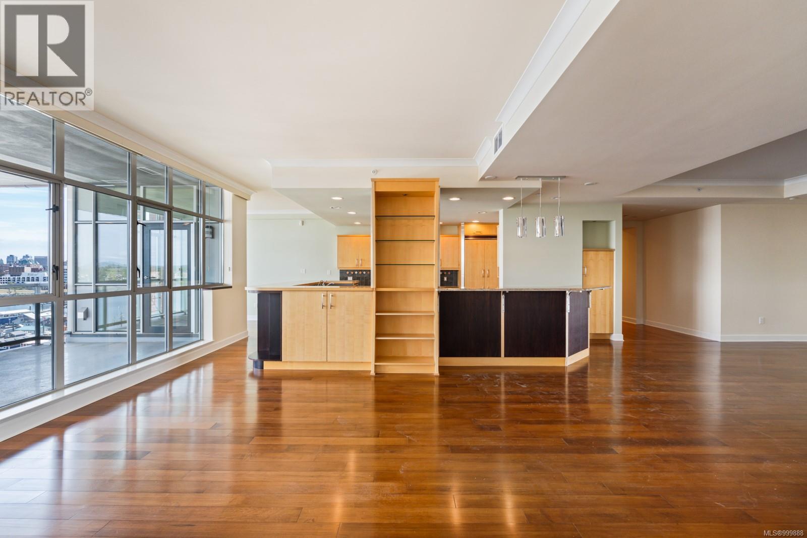 821 21 Dallas Rd, Victoria