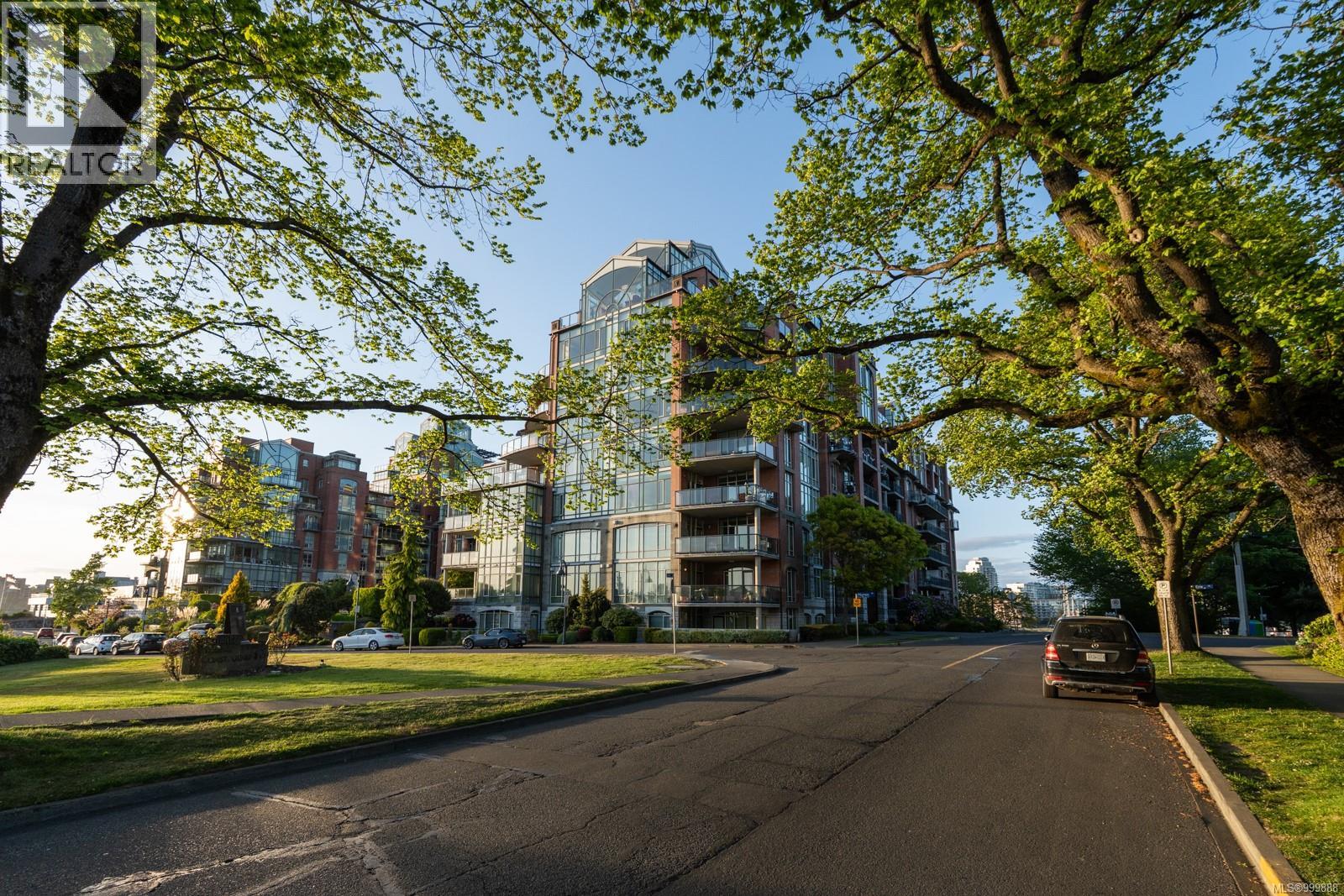 821 21 Dallas Rd, Victoria