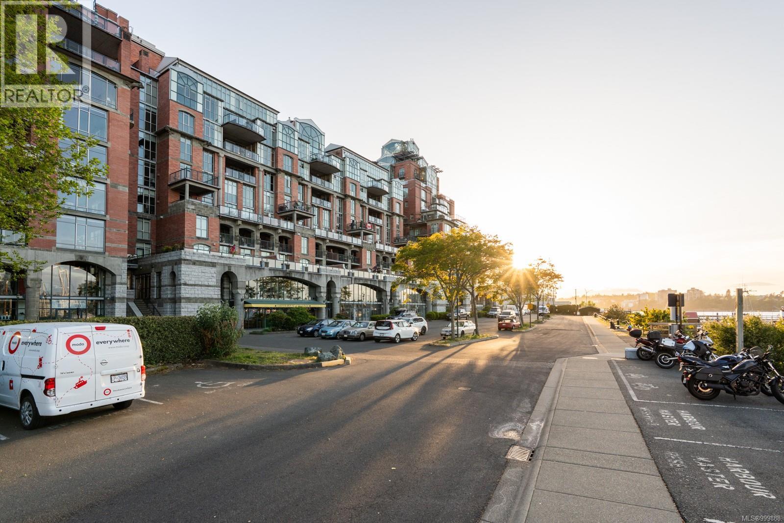 821 21 Dallas Rd, Victoria