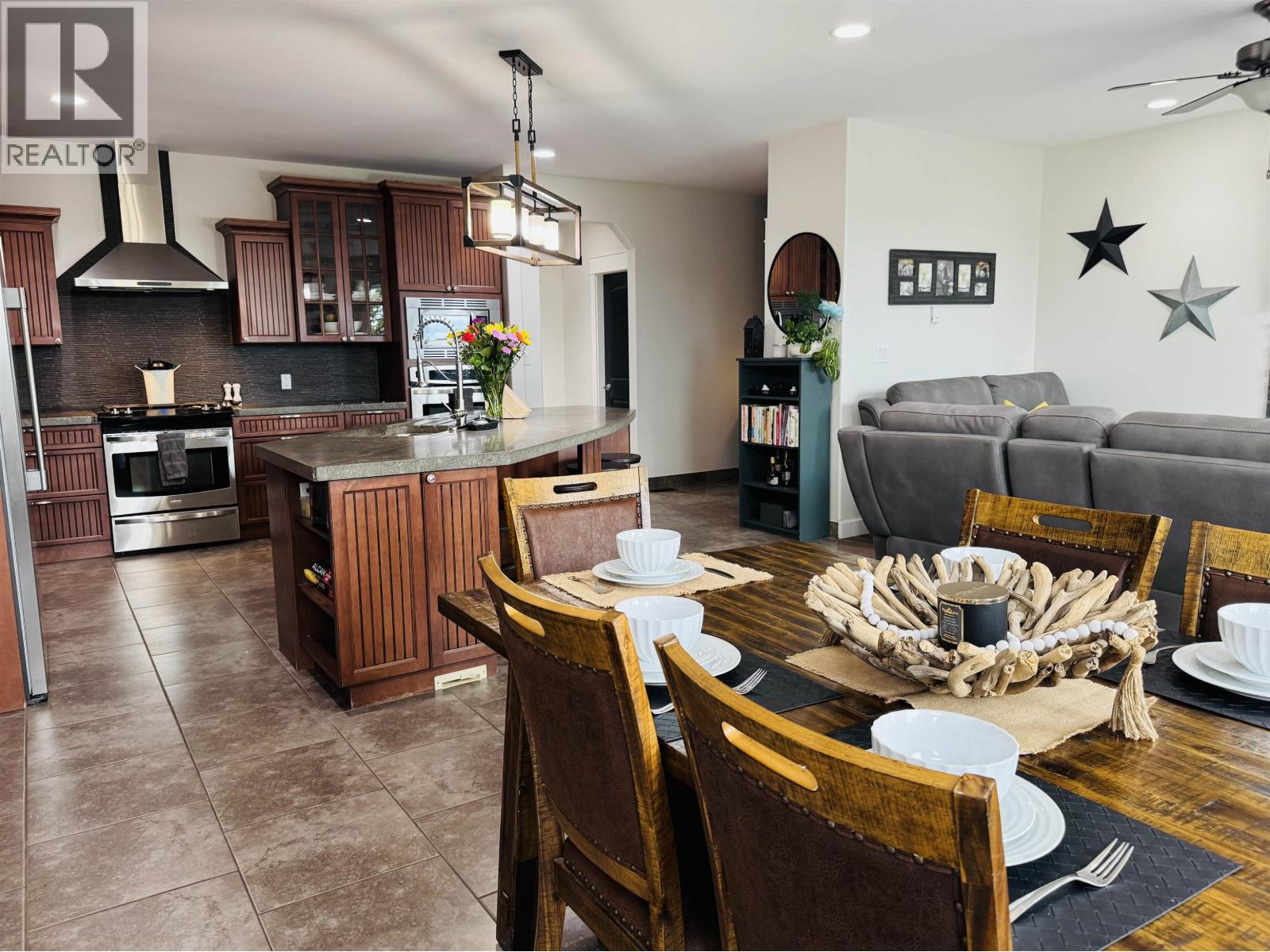 1731 MACGREGOR DRIVE - 12