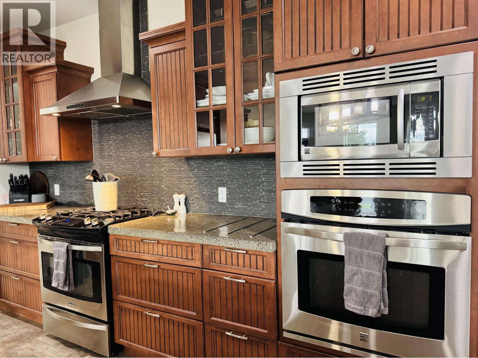 1731 MACGREGOR DRIVE - 8