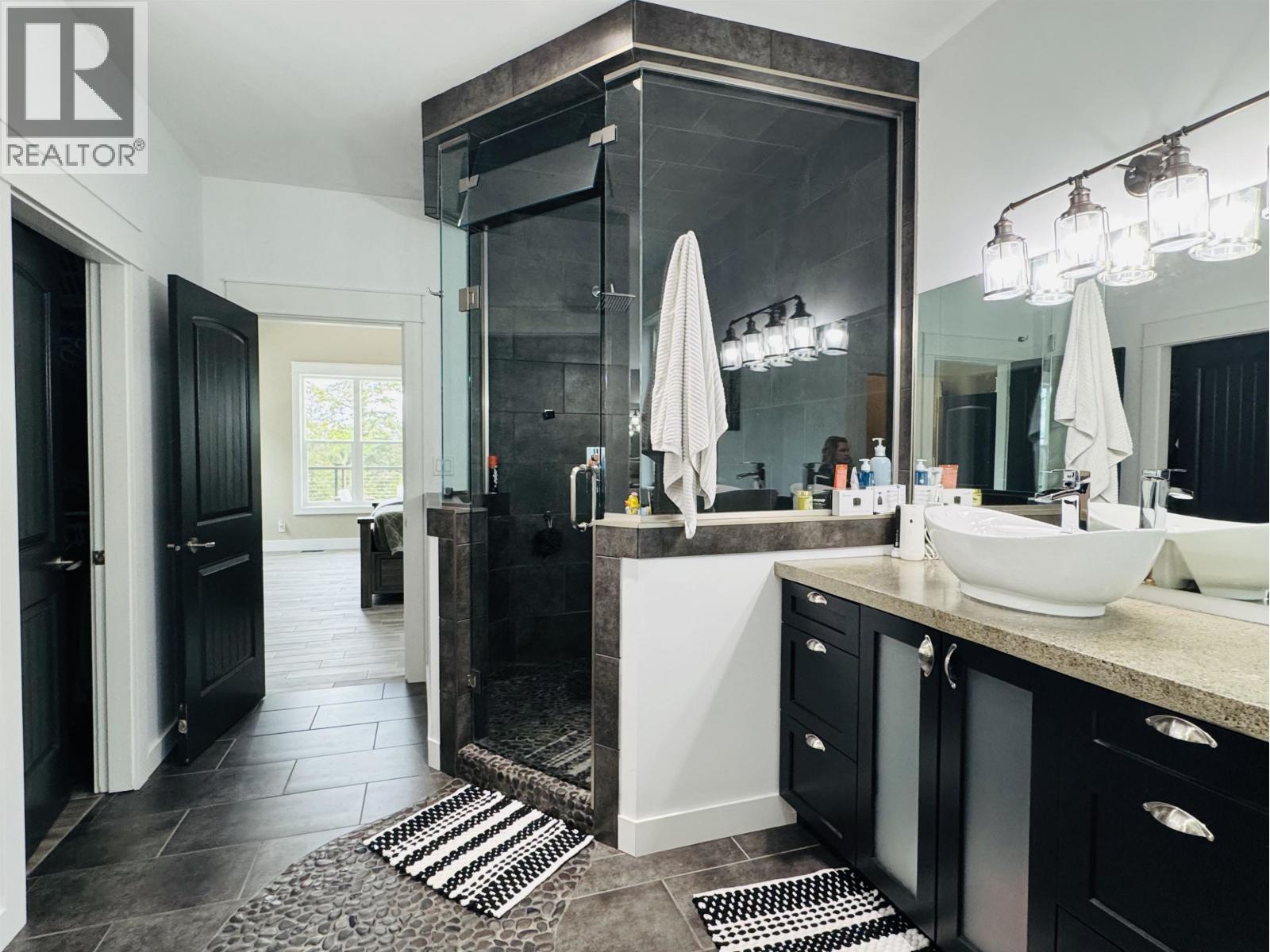 1731 MACGREGOR DRIVE - 22