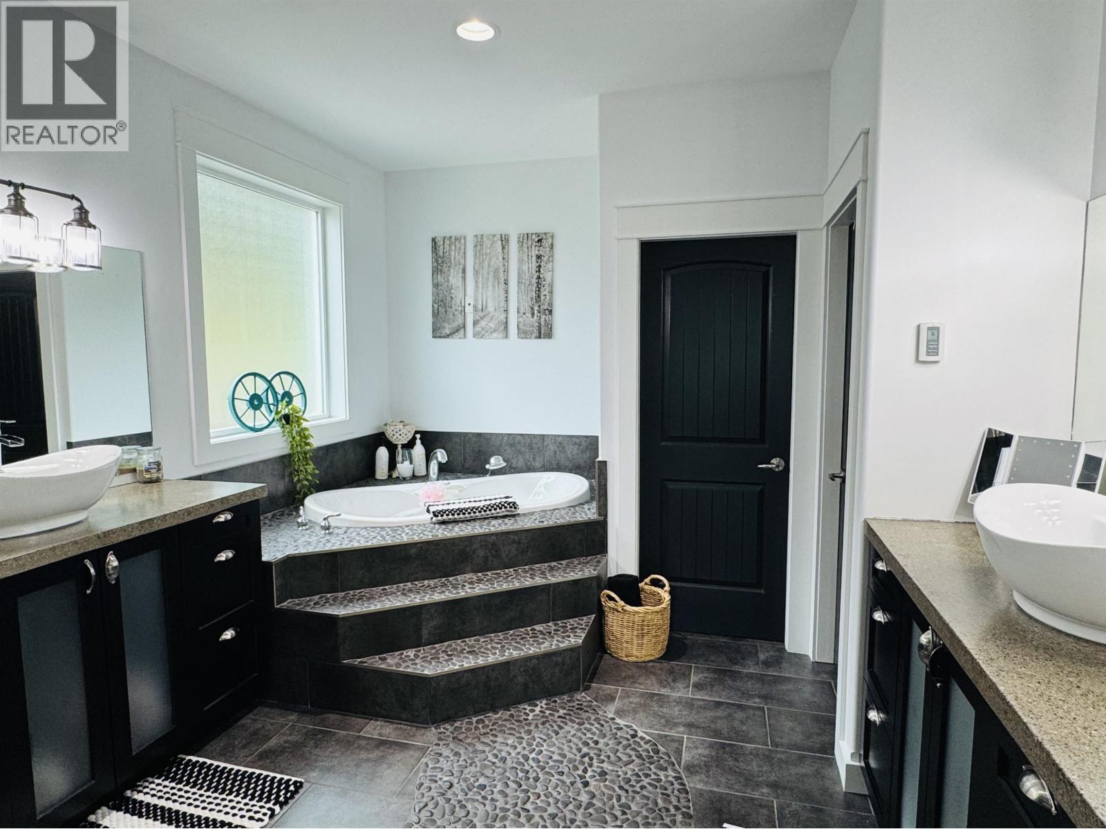 1731 MACGREGOR DRIVE - 20