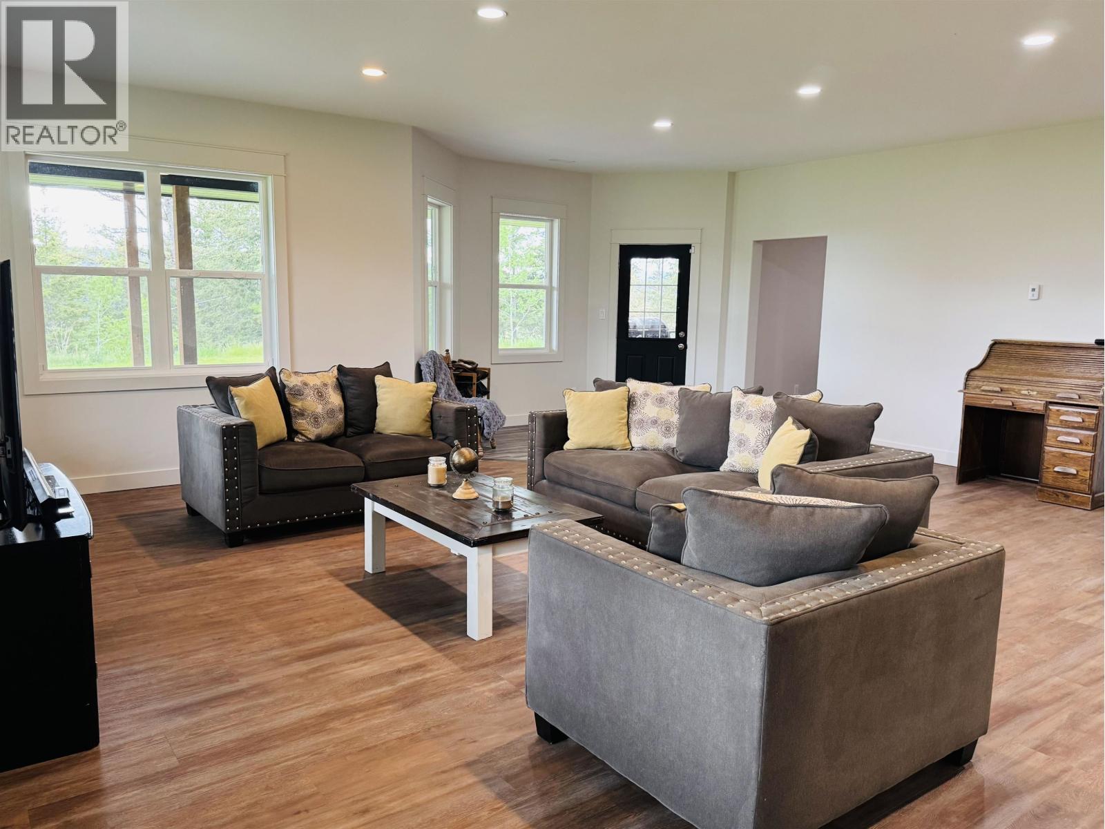 1731 MACGREGOR DRIVE - 35