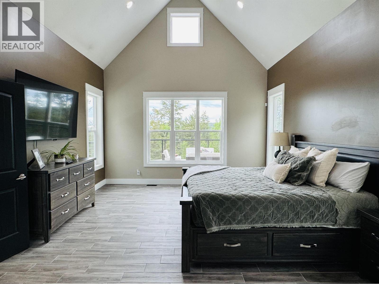 1731 MACGREGOR DRIVE - 18