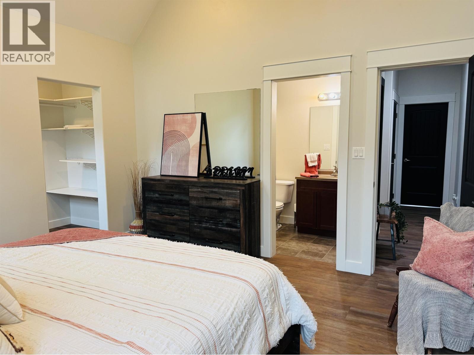 1731 MACGREGOR DRIVE - 27