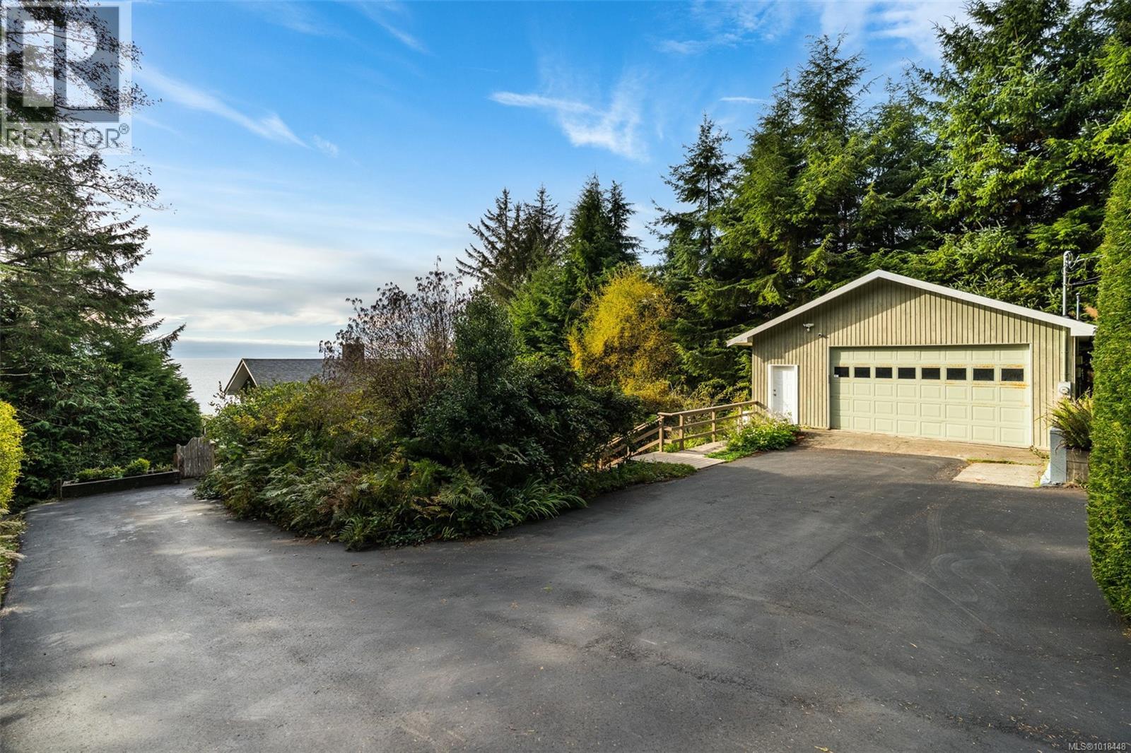  2594 Seaside Drive, Sooke