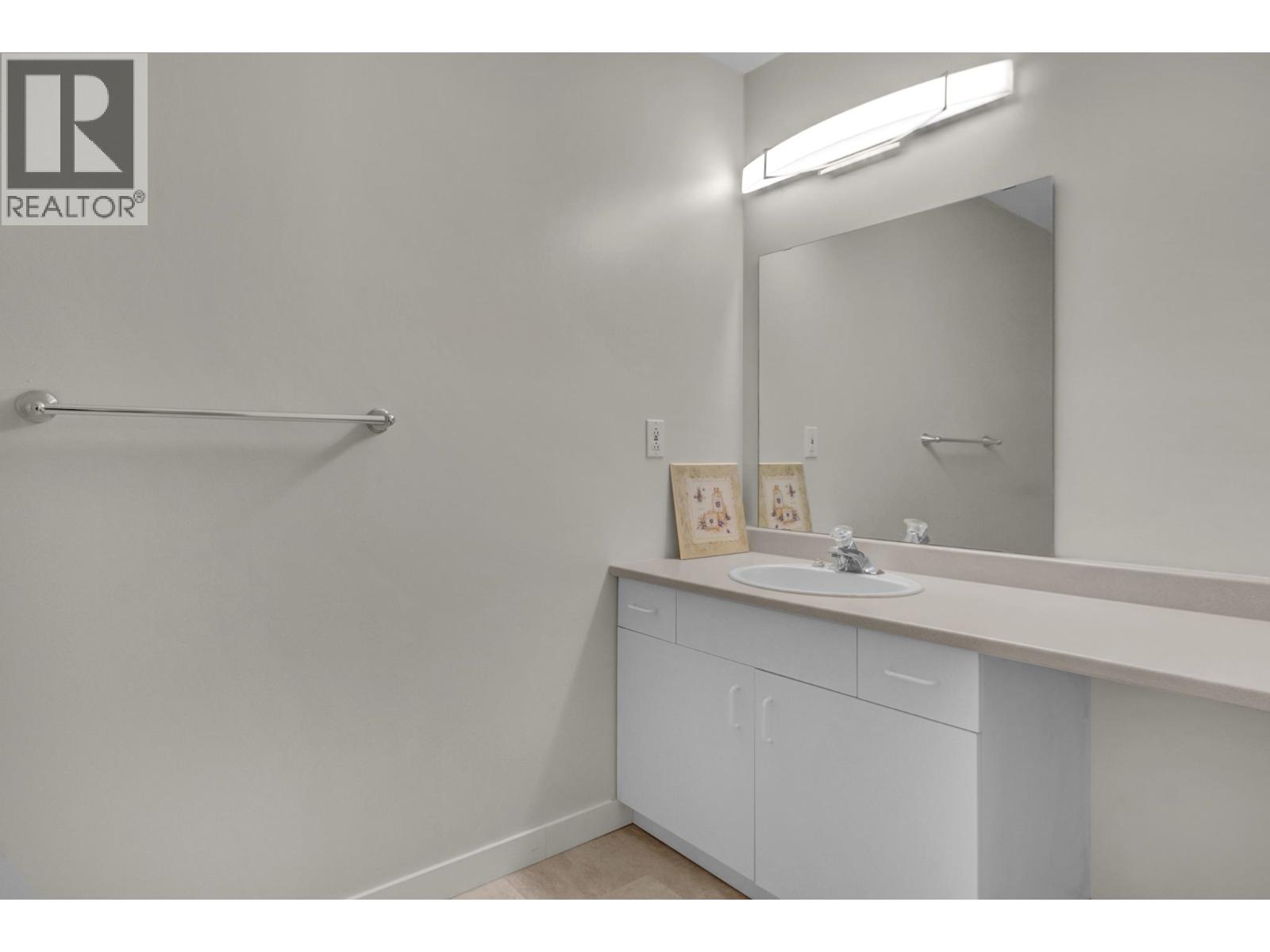 206 3363 WESTWOOD DRIVE, Prince George