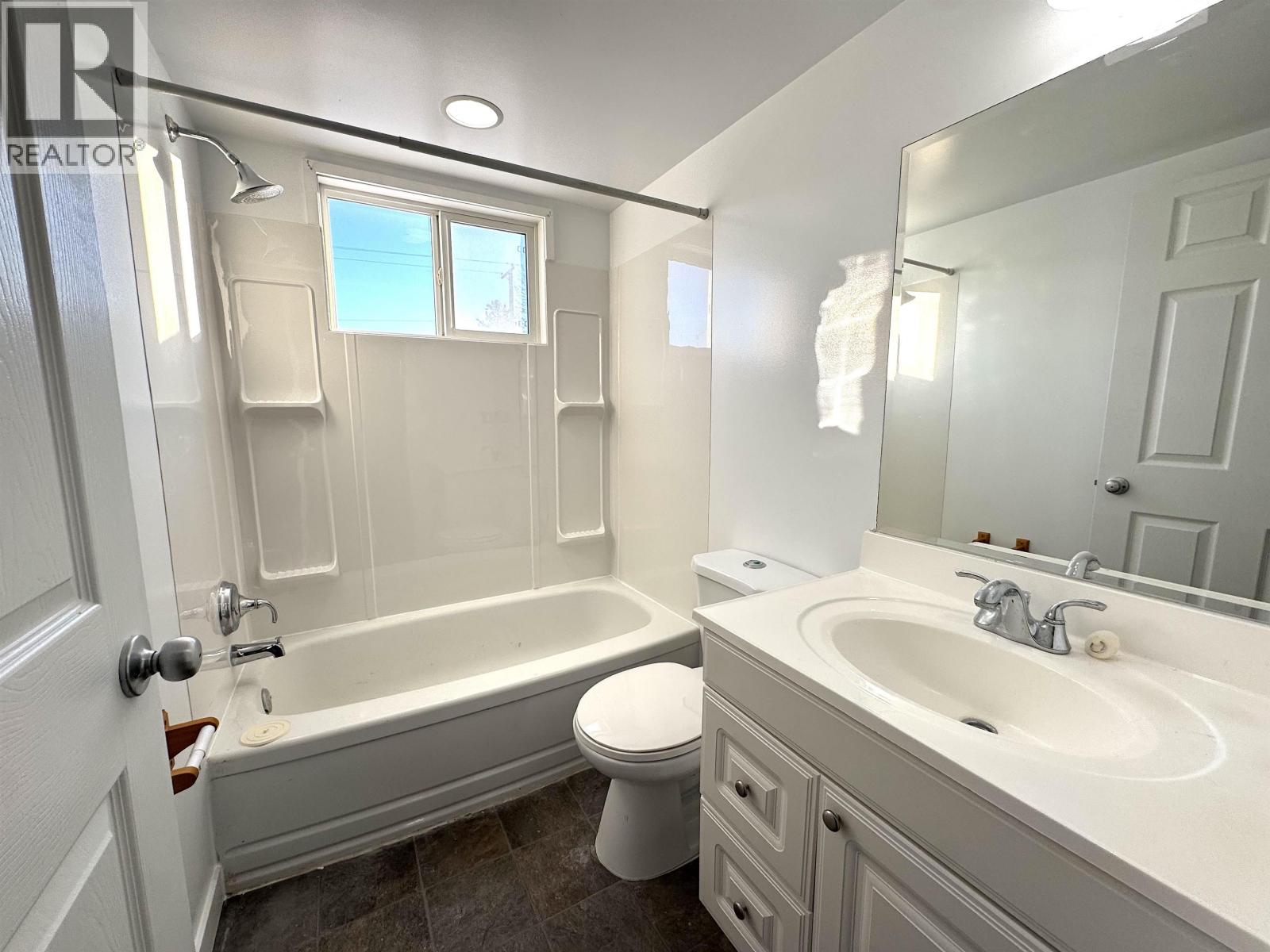 105 9807 104 AVENUE, Fort St. John