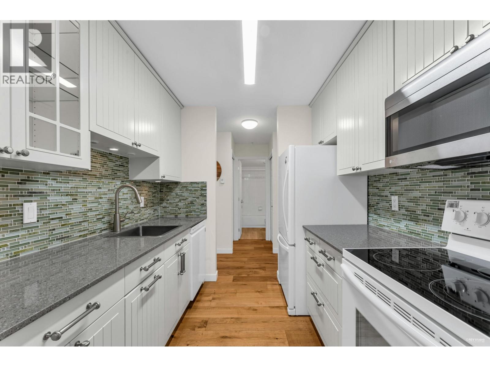 #302-4758 53 Street, Delta