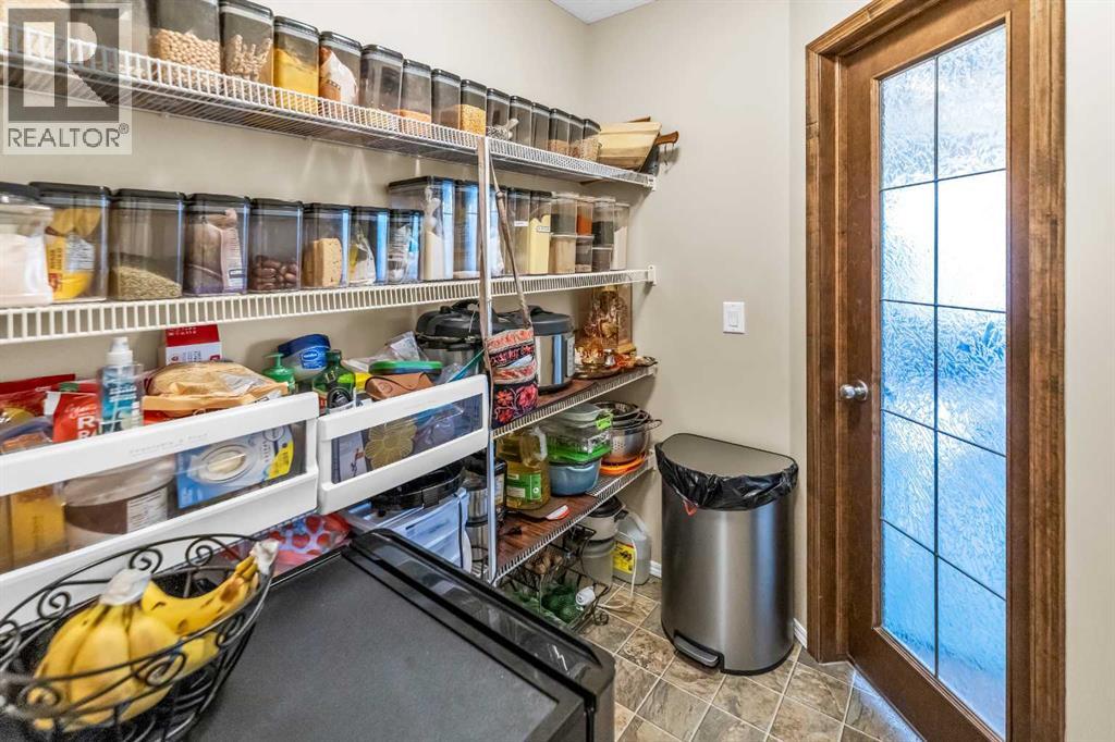 Single Family House for Sale in  Everoak Green SW Evergreen Calgary 