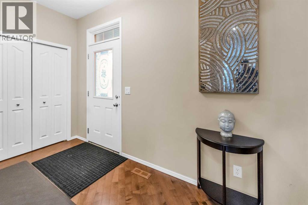 Single Family House for Sale in  Everoak Green SW Evergreen Calgary 