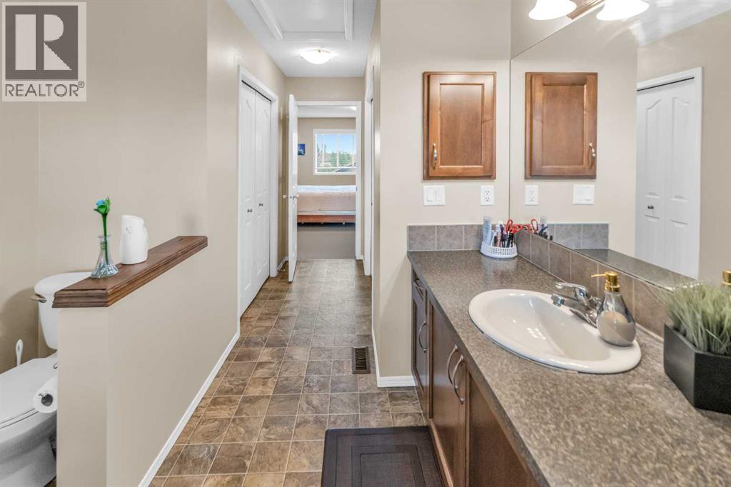 Single Family House for Sale in  Everoak Green SW Evergreen Calgary 