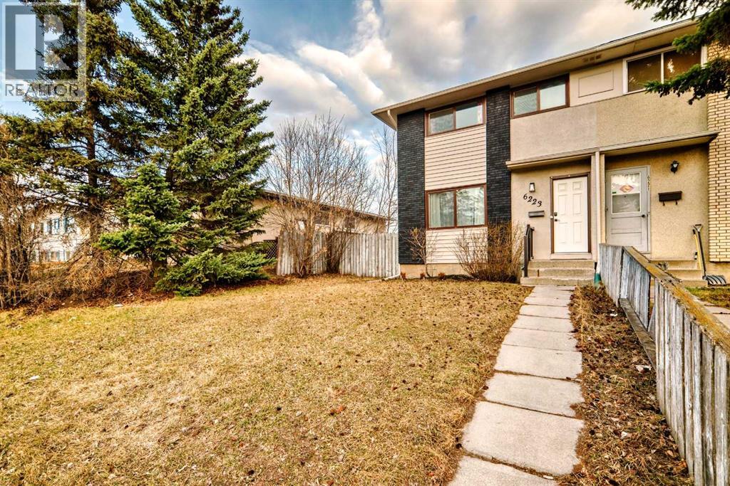 Single Family House for Sale in  Penedo Way SE Penbrooke Meadows Calgary 