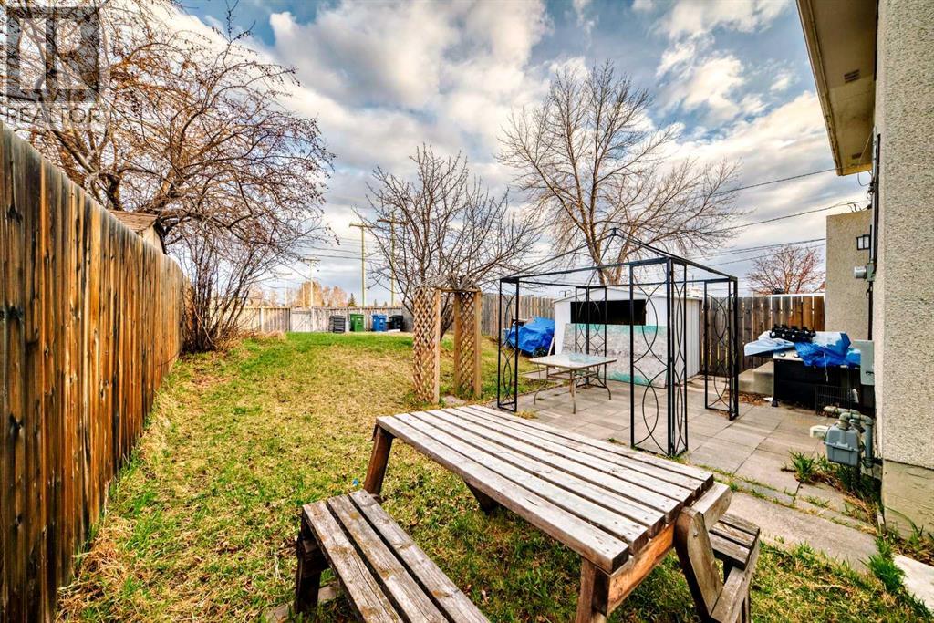 Single Family House for Sale in  Penedo Way SE Penbrooke Meadows Calgary 