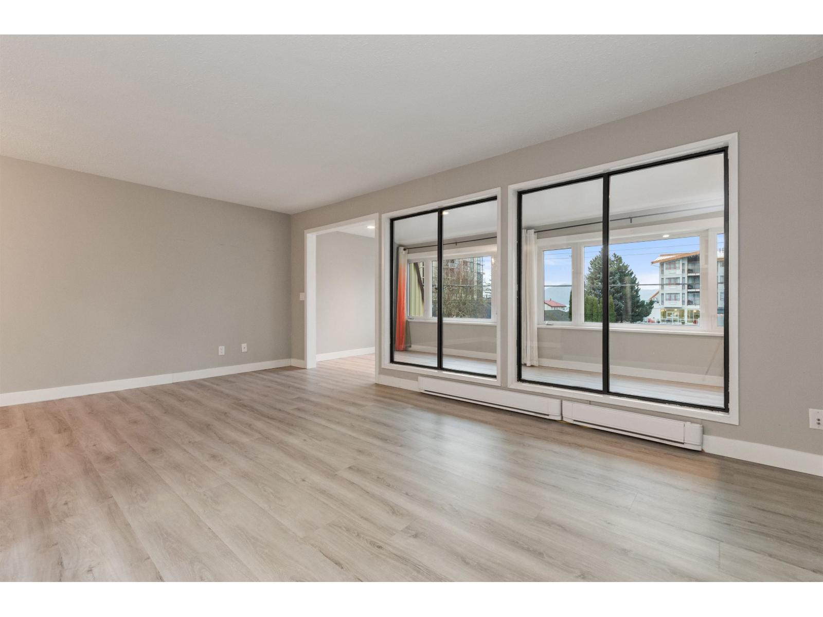 205 160 LILLOOET AVENUE, Harrison Hot Springs, Harrison Hot Springs