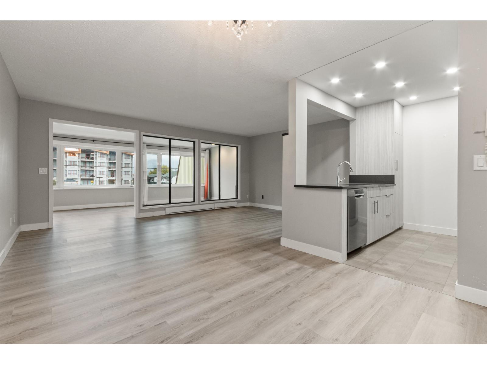 205 160 LILLOOET AVENUE, Harrison Hot Springs, Harrison Hot Springs