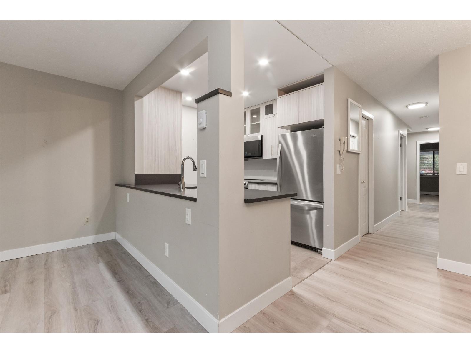 205 160 LILLOOET AVENUE, Harrison Hot Springs, Harrison Hot Springs