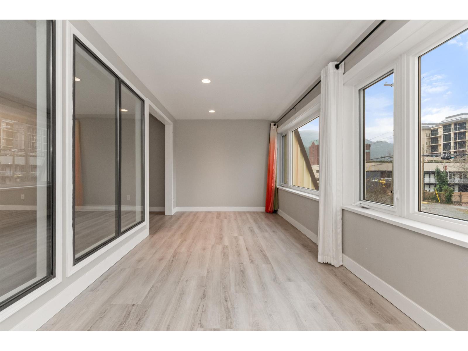 205 160 LILLOOET AVENUE, Harrison Hot Springs, Harrison Hot Springs