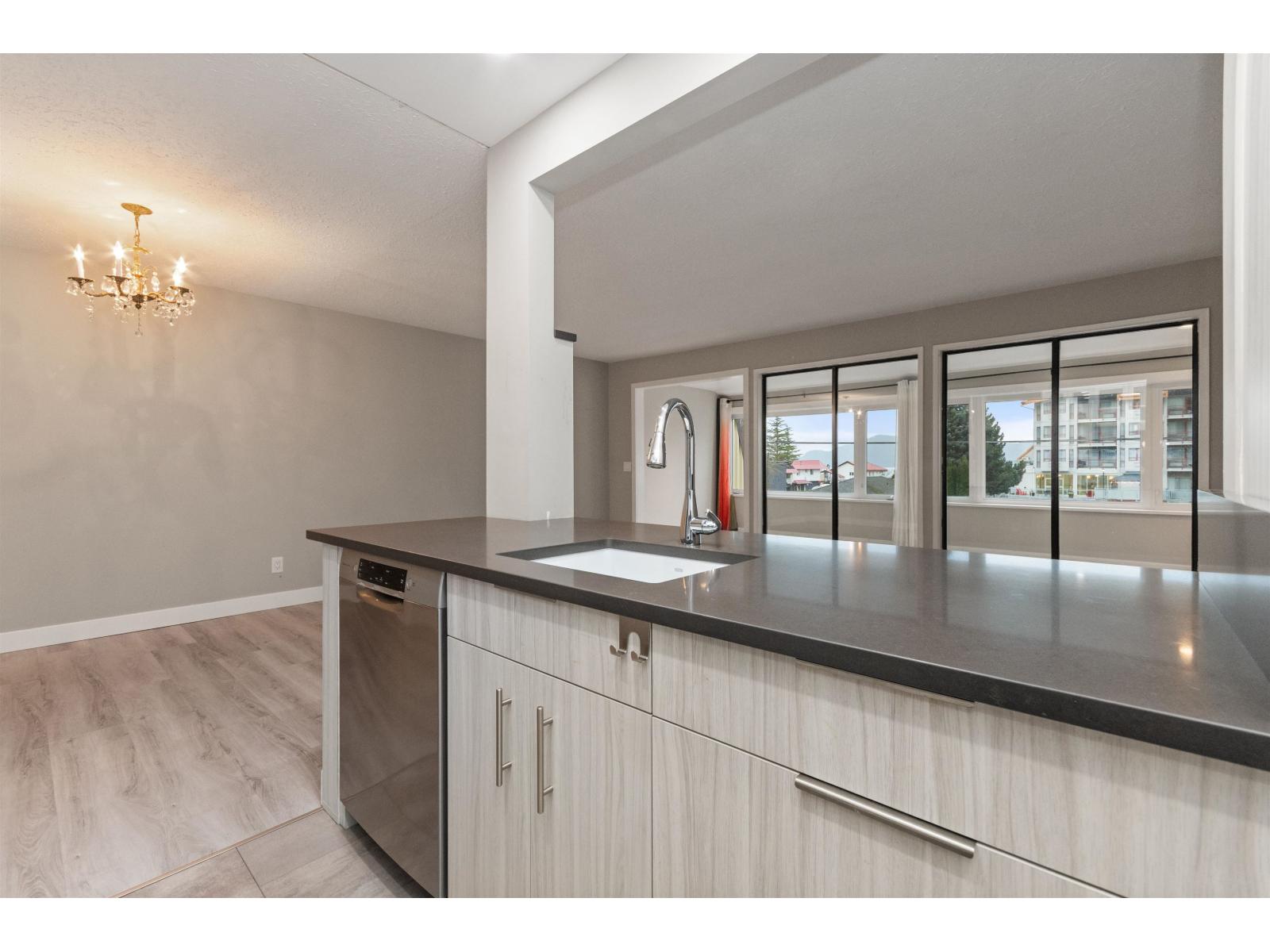 205 160 LILLOOET AVENUE, Harrison Hot Springs, Harrison Hot Springs