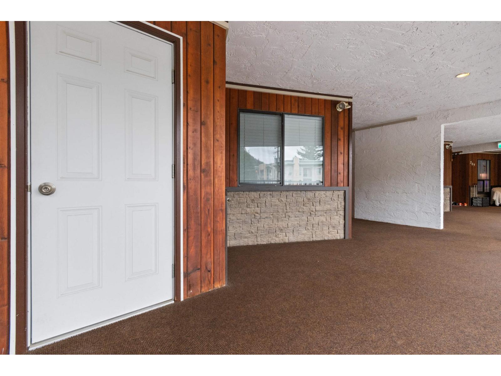 205 160 LILLOOET AVENUE, Harrison Hot Springs, Harrison Hot Springs