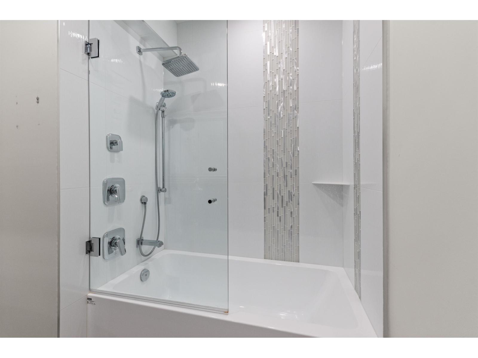 205 160 LILLOOET AVENUE, Harrison Hot Springs, Harrison Hot Springs