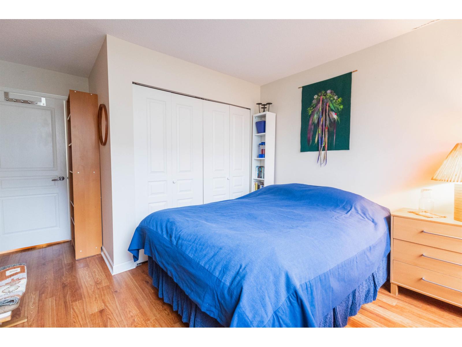 207 15466 NORTH BLUFF ROAD, White Rock