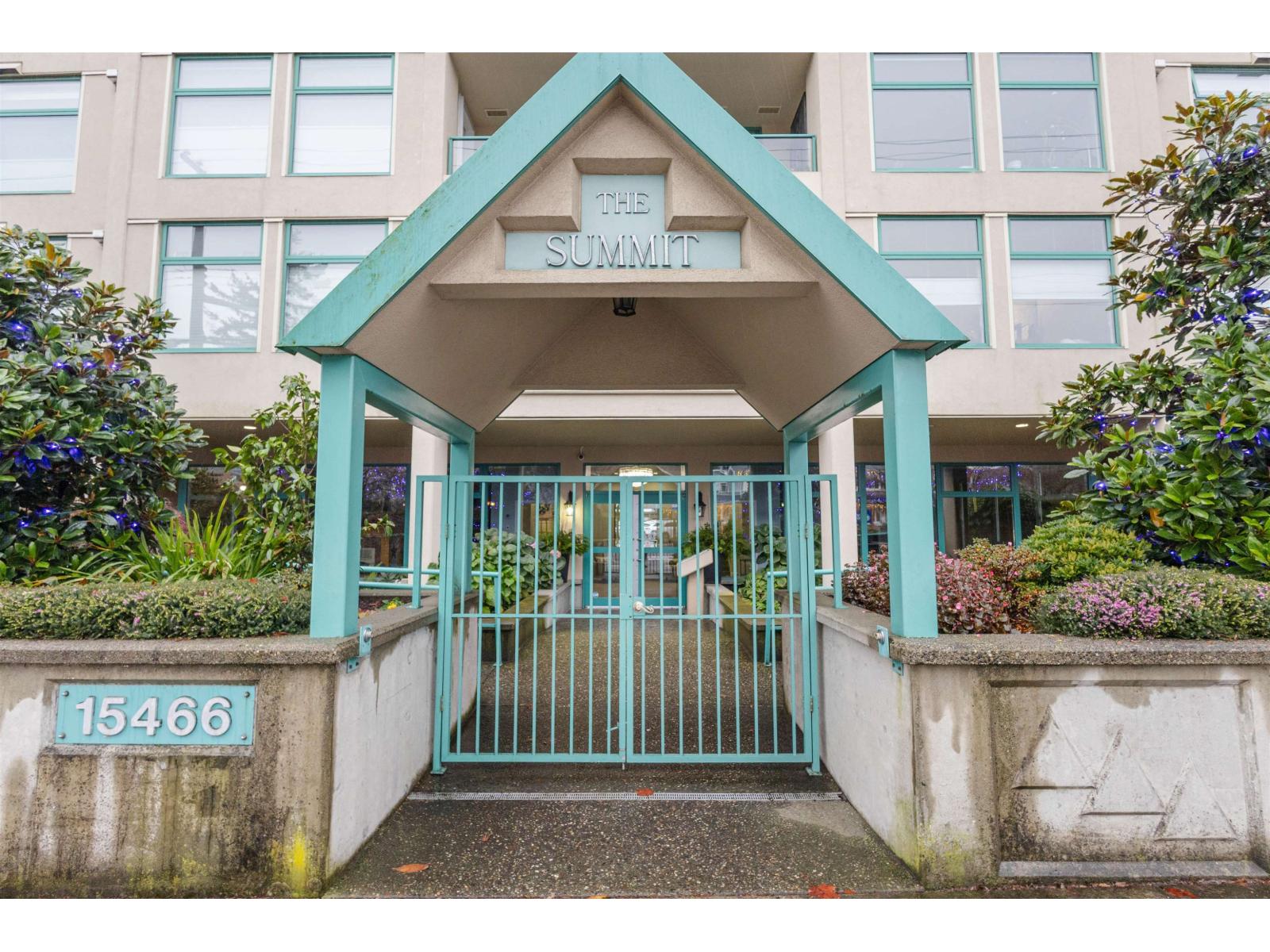 207 15466 NORTH BLUFF ROAD, White Rock
