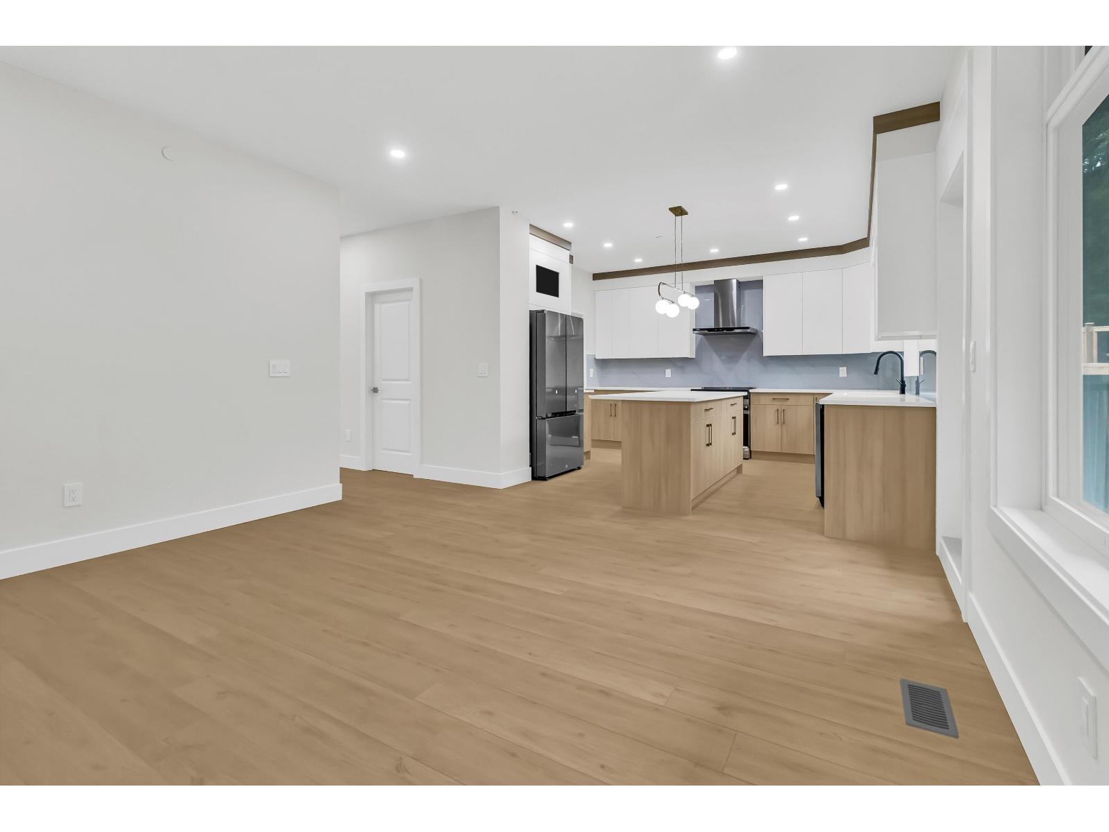 B 32729 FRASER CRESCENT, Mission