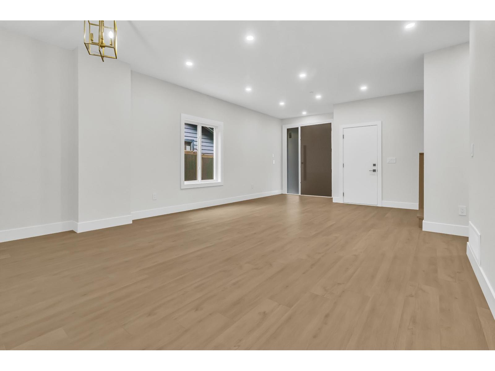 B 32729 FRASER CRESCENT, Mission