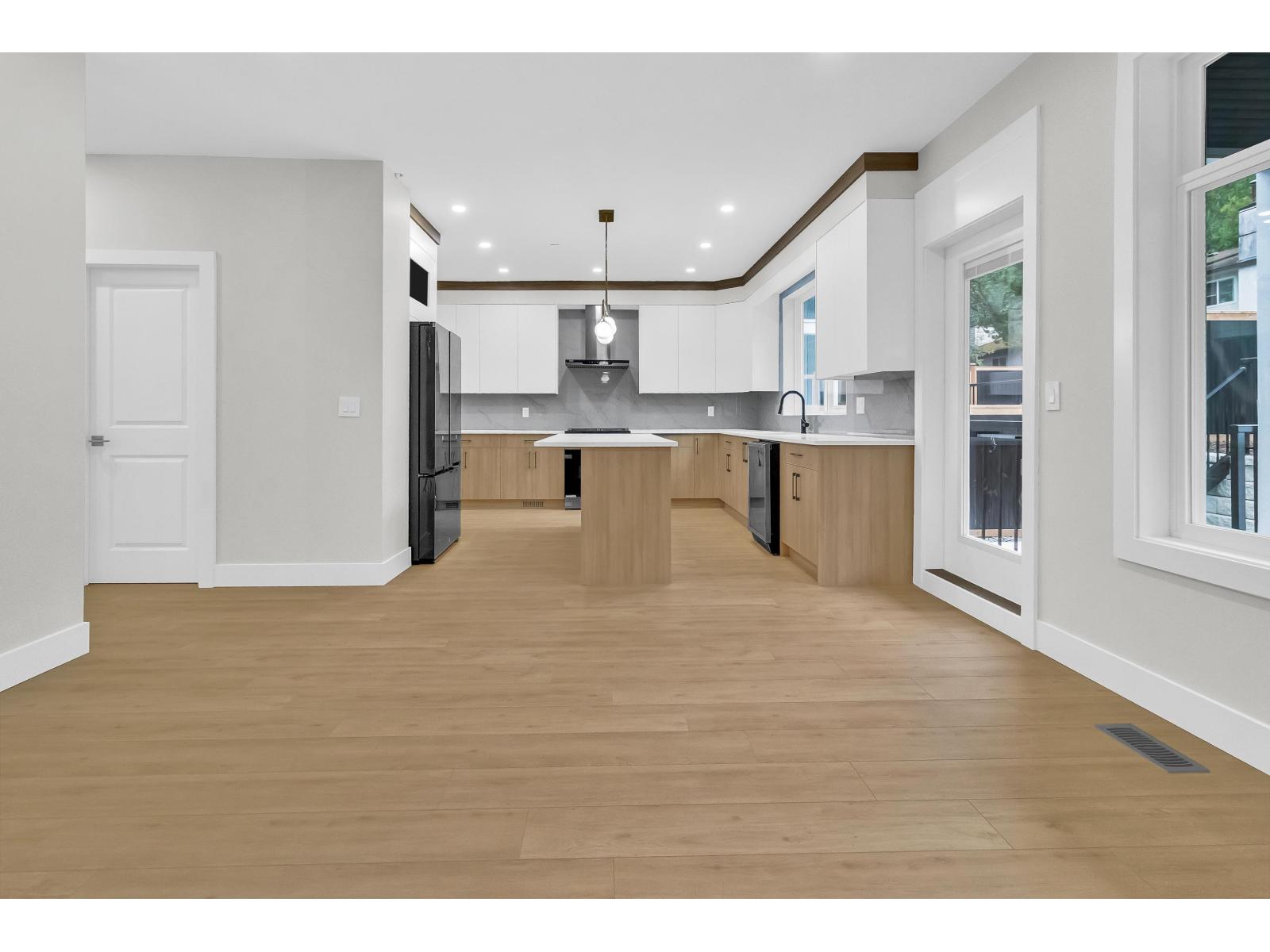 B 32729 FRASER CRESCENT, Mission