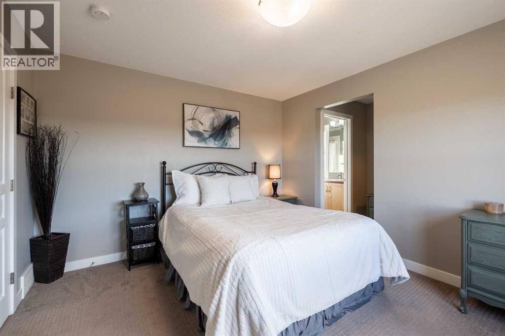 32 Horseshoe Crescent, Cochrane