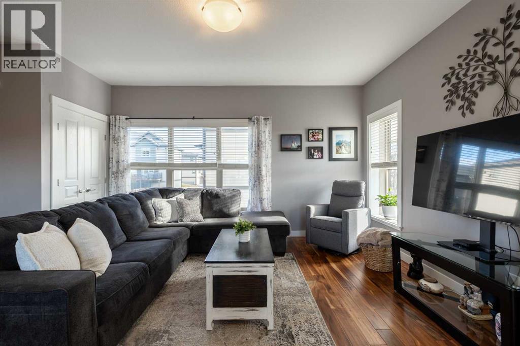 32 Horseshoe Crescent, Cochrane