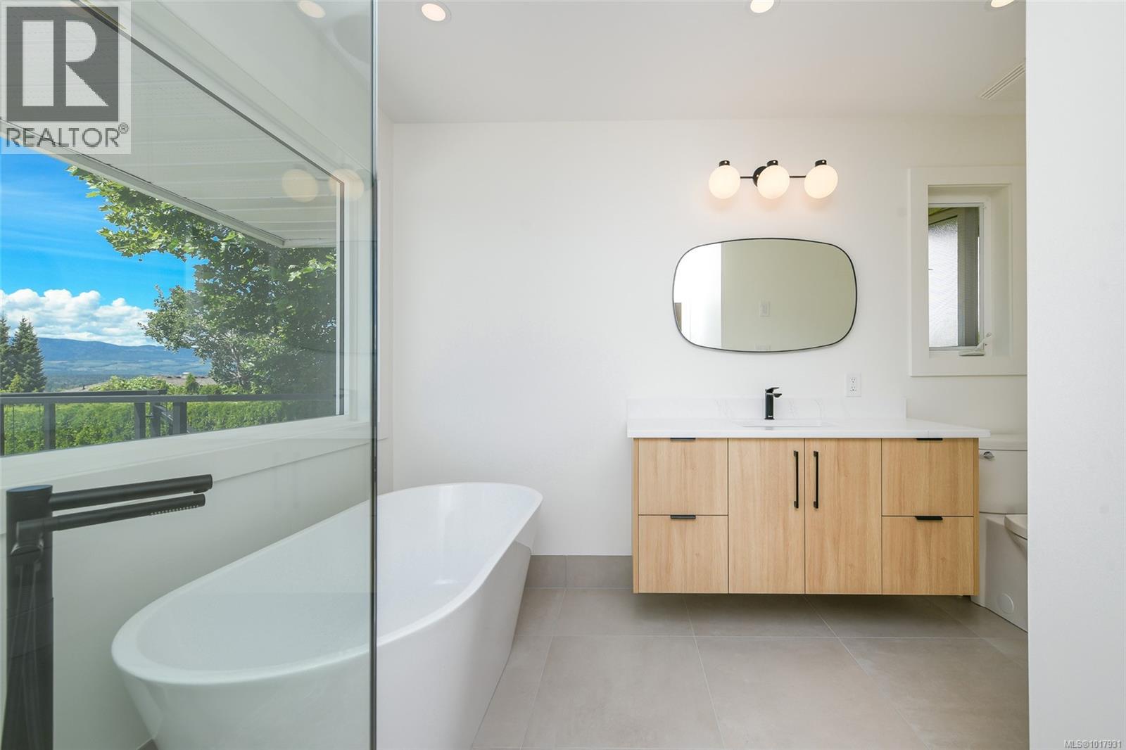 1547 Trumpeter Cres, Courtenay