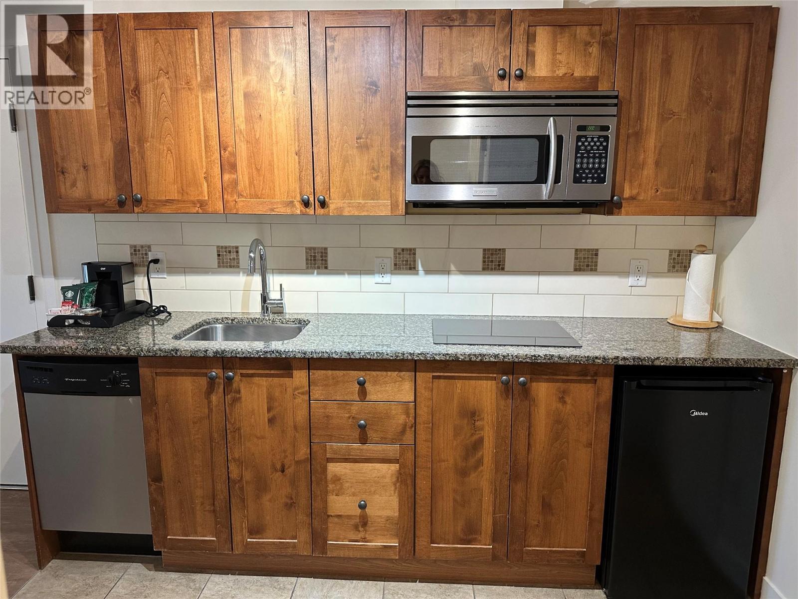 #108 4200 LAKESHORE Drive - 8