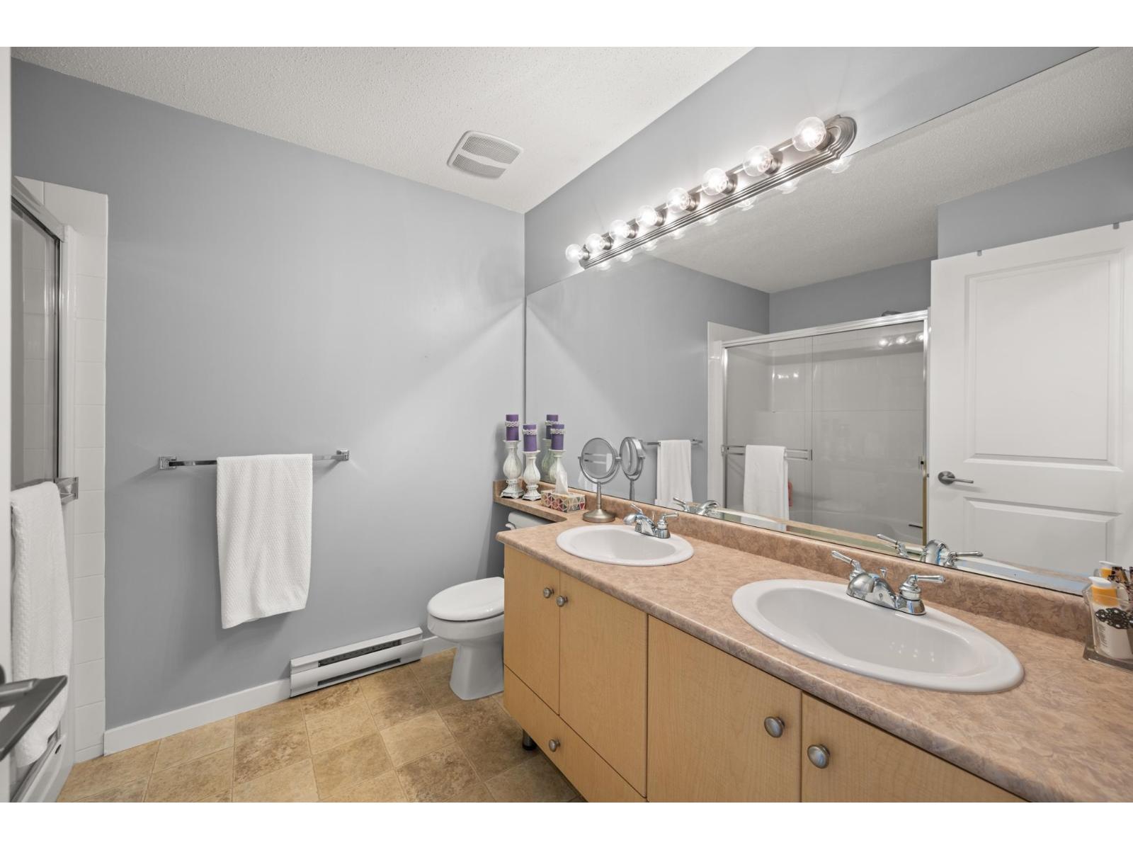 93 20460 66 AVENUE, Langley