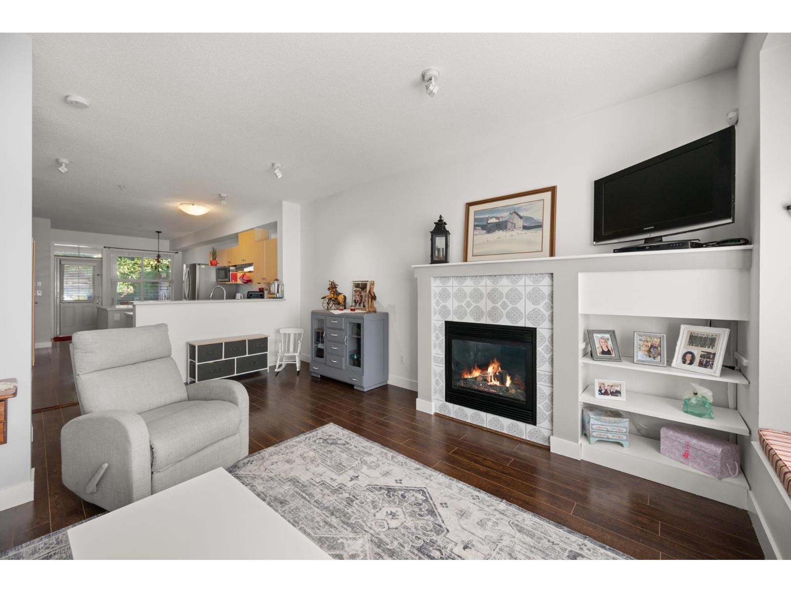 93 20460 66 AVENUE, Langley