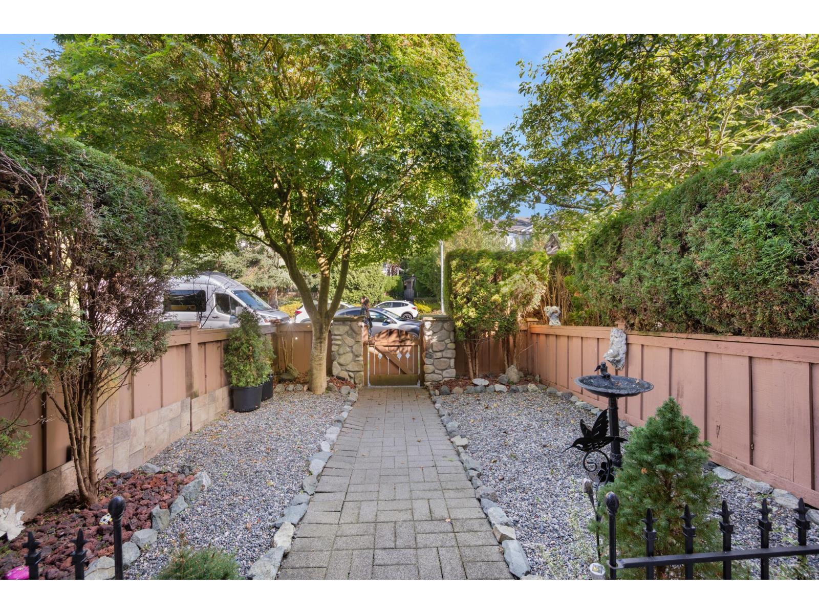 93 20460 66 AVENUE, Langley