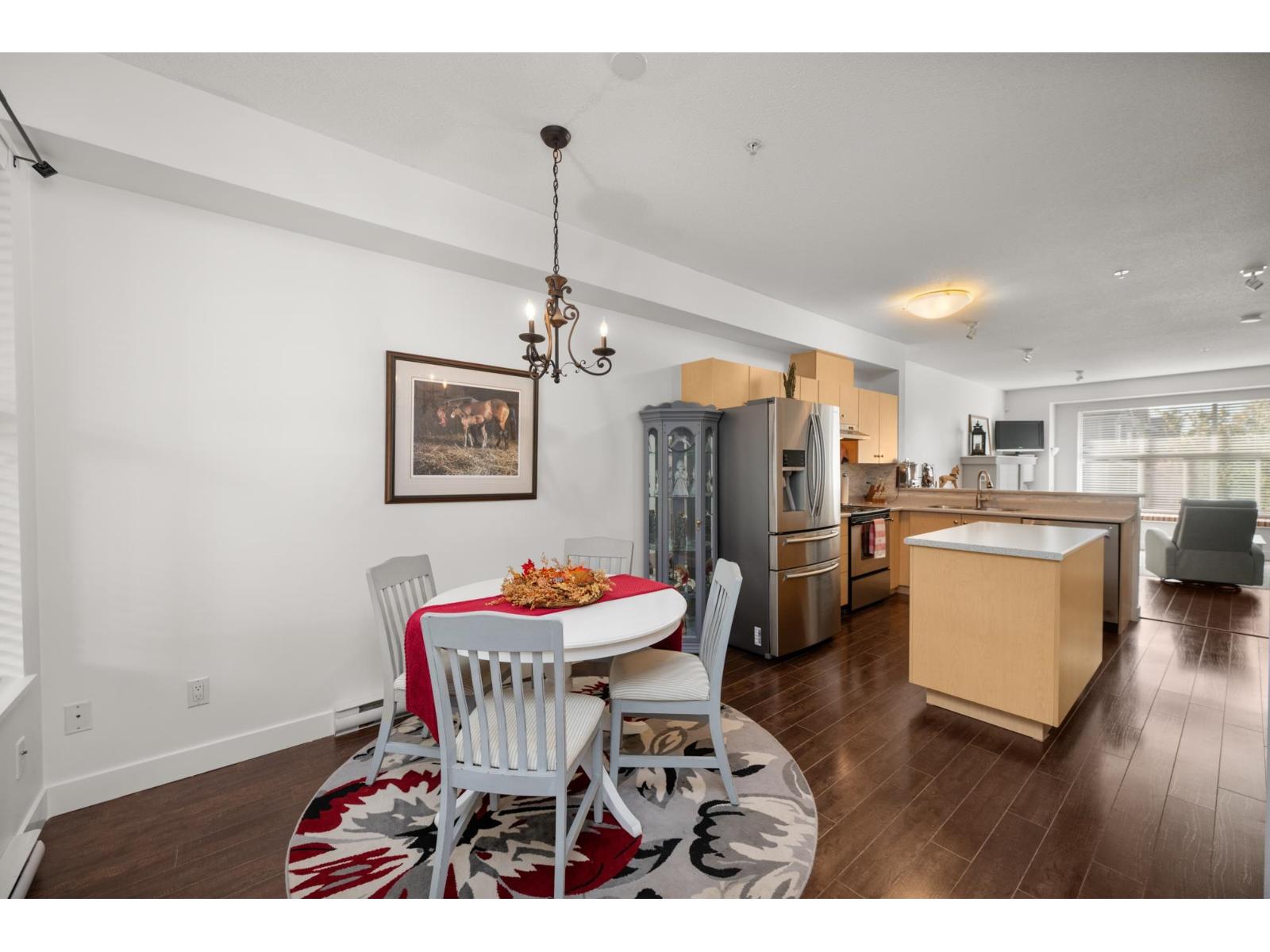 93 20460 66 AVENUE, Langley