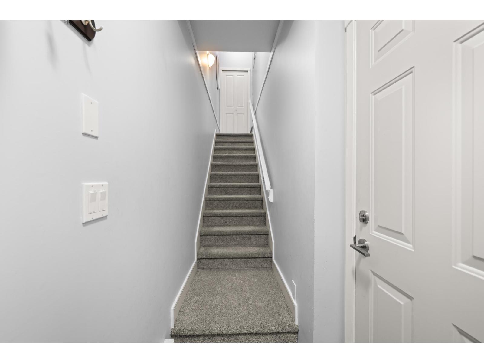 93 20460 66 AVENUE, Langley